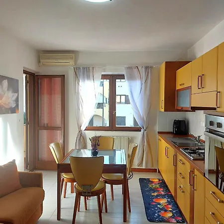 Apartment Per Vacanze A *
